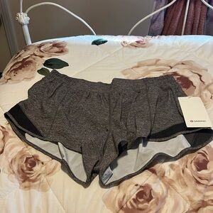 Lululemon hotty hots low rise 2.5” NWT size 14